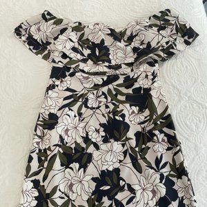 Banana Republic Factory off-the-shoulder floral dress. Size 4
